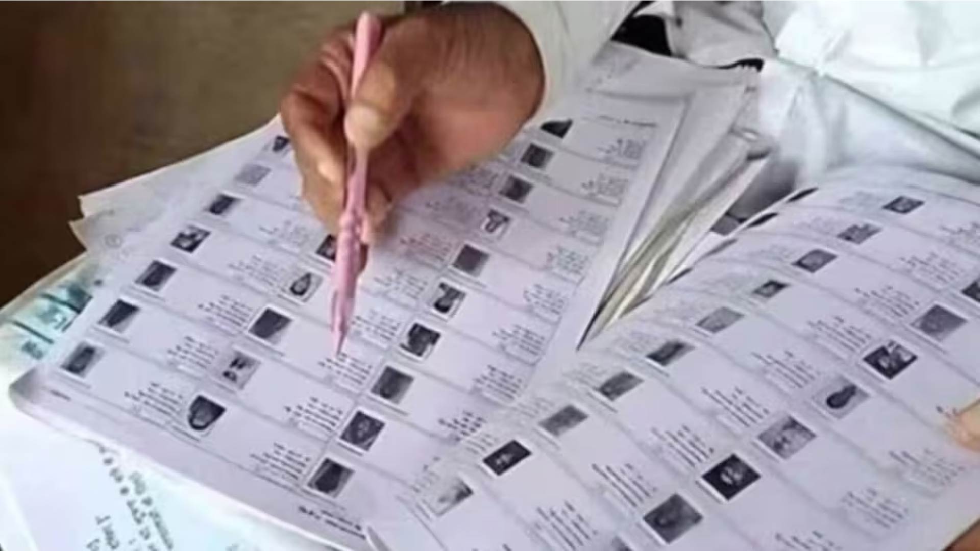 यूपी: पीलीभीत वोटर लिस्ट में गड़बड़ी पर एक्शन, दो SDM और कंप्यूटर ऑपरेटर पर FIR