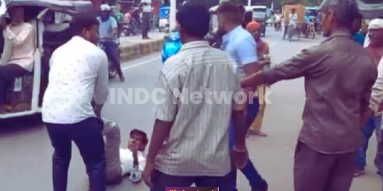 आगरा में उल्टा इंसाफ! विधायक के चाचा की दुकान टूटी, मुकदमा सफाईकर्मियों पर