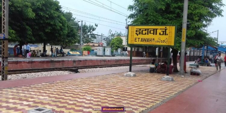 पानी मांगने पर शिक्षक ने छात्र को मुर्गा बनाया, बीड़ी पीने को मजबूर किया और पीट-पीट कर किया बेहोश