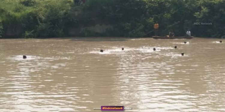 क्रिकेट मैच से लौटते समय हादसा : अयोध्या में कल्याणी नदी में नाव पलटी, दो किशोर डूबे, एक का शव बरामद