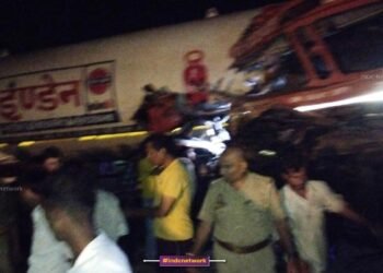 फर्रुखाबाद : इटावा-बरेली हाईवे पर डंपर और गैस कैप्सूल टैंकर की भिड़ंत, एक की मौत दो घायल