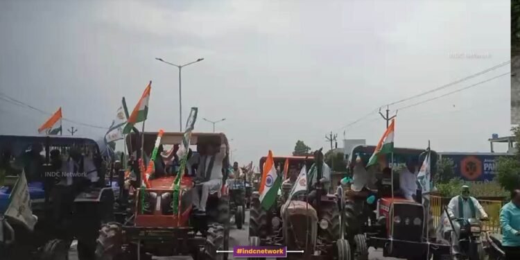 बाहिदपुर से सातनपुर तक गूंजा देशभक्ति का स्वर, किसान यूनियन के नेताओं ने निकली भव्य ट्रैक्टर तिरंगा यात्रा