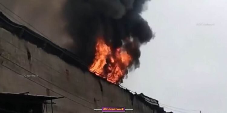 कोल्ड स्टोरेज में लगी आग से मैनपुरी में हड़कंप, मशरूम उत्पादन केंद्र जलकर राख