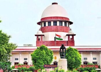 चुनाव आयोग पर सुप्रीम कोर्ट का पहला वार : सुप्रीम कोर्ट ने 65 लाख हटाए गए मतदाताओं की माँगी सूची