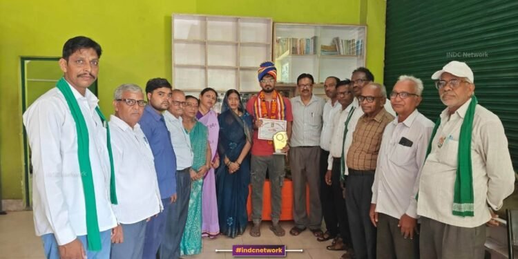 फर्रुखाबाद के विनय दीप रतन शाक्य ने नीट में सफलता पाई, हुआ भव्य सम्मान समारोह