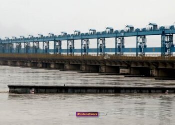 बिजनौर में गंगा तटबंध टूटने से 15 गांव जलमग्न खतरे में, हाईवे बंद, राहत कार्रवाई तेज