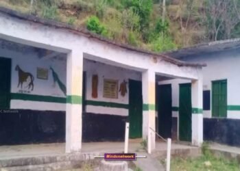 उत्तर प्रदेश शासन का नया आदेश, इटावा के 590 सरकारी स्कूलों पर बंद होने का खतरा