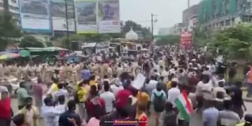 पटना में बीपीएससी TRE-4 भर्ती परीक्षा में कम वैकेंसी के विरोध में अभ्यर्थी सड़क पर उतर आए।