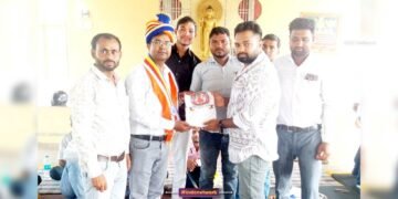 बौद्ध आर्मी के द्वारा गणितज्ञ रत्नेश शाक्य को संकिसा में सम्मानित किया गया