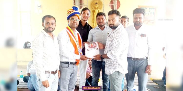 बौद्ध आर्मी के द्वारा गणितज्ञ रत्नेश शाक्य को संकिसा में सम्मानित किया गया