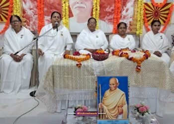 फर्रुखाबाद में ब्रह्माकुमारी आश्रम में सजी नौ देवियों की झांकी और हुआ आध्यात्मिक दशहरा उत्सव