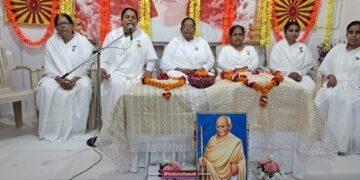 फर्रुखाबाद में ब्रह्माकुमारी आश्रम में सजी नौ देवियों की झांकी और हुआ आध्यात्मिक दशहरा उत्सव