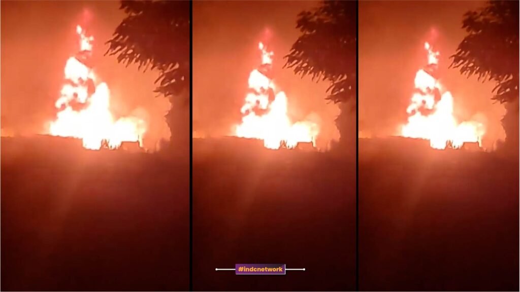 आग की लपटें 1 किमी दूर से दिखाई दी