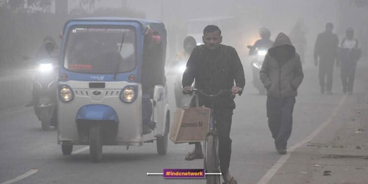 कड़ाके की सर्दी से जनजीवन प्रभावित, फर्रुखाबाद में शुक्रवार को भी कक्षा 12 तक के स्कूल बंद