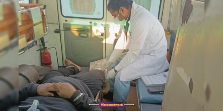 लखनऊ एक्सप्रेसवे पर ट्रक-कार भिड़ंत में युवक गंभीर रूप से घायल, 108 एंबुलेंस टीम की तत्परता से मिली नई जिंदगी