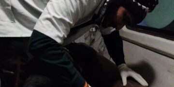 फिरोजाबाद: ट्रक–बाइक की टक्कर में युवक घायल, 108 एंबुलेंस की तत्परता से सुरक्षित पहुंचा जिला अस्पताल