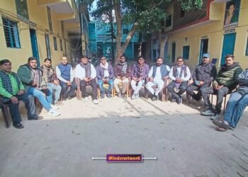 महावीर इंटर कालेज में उपस्थित लोग