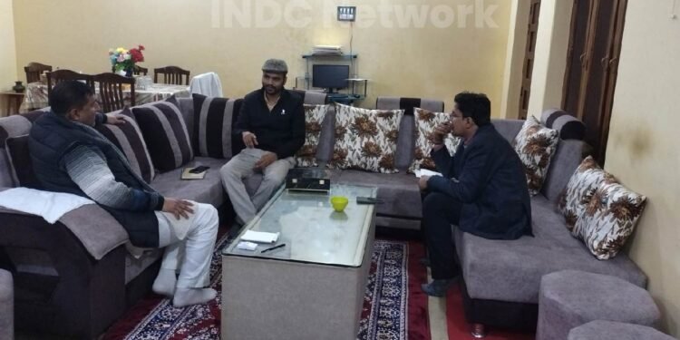 शमसाबाद में सीवर लाइन और सड़क खुदाई से जनता परेशान, अधिकारियों ने समाधान का आश्वासन