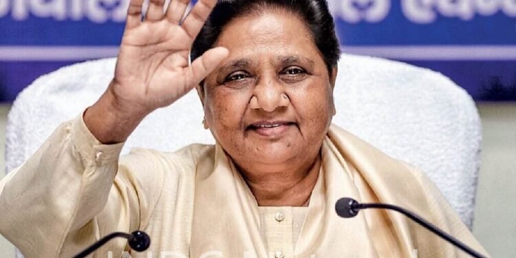 मायावती ने 2027 चुनाव हेतु ब्राह्मण चेहरे पर लगाया पहला बड़ा दांव
