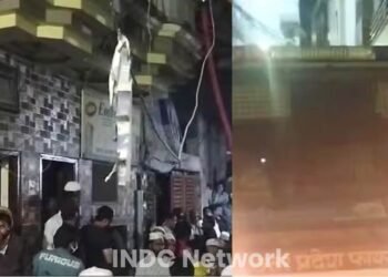 मेरठ में भीषण आग से महिला समेत छह की मौत, पिता नमाज पर था