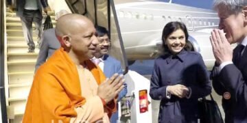 जापान पहुंचे सीएम योगी, निवेशकों संग बैठक; यूपी में निवेश का दिया आमंत्रण