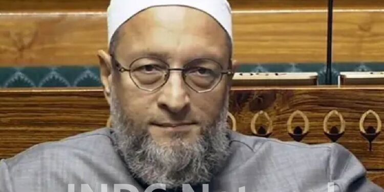 स्पीकर के खिलाफ प्रस्ताव पर ओवैसी नाराज़, कांग्रेस समेत विपक्ष पर साधा निशाना