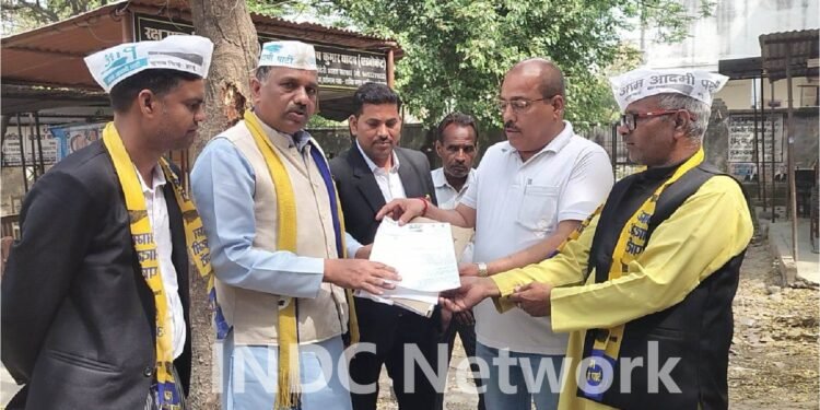 LPG कीमतों और गैस किल्लत के खिलाफ AAP का प्रदर्शन, राष्ट्रपति के नाम सौंपा ज्ञापन